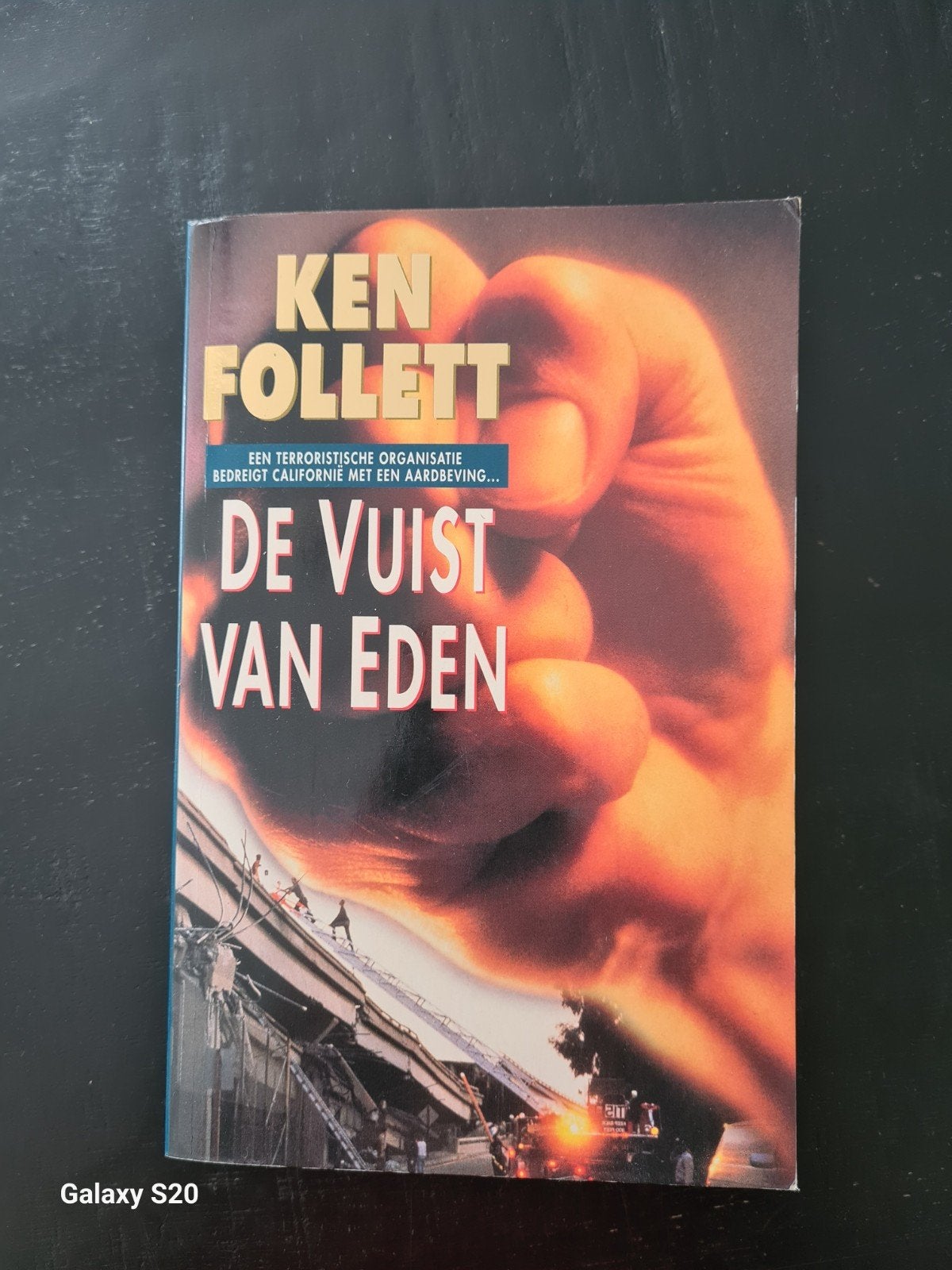 De Vuist van Eden - Ken Follett (Thriller), Ophalen of Verzenden, Gelezen, Ken Follett, Europa overig