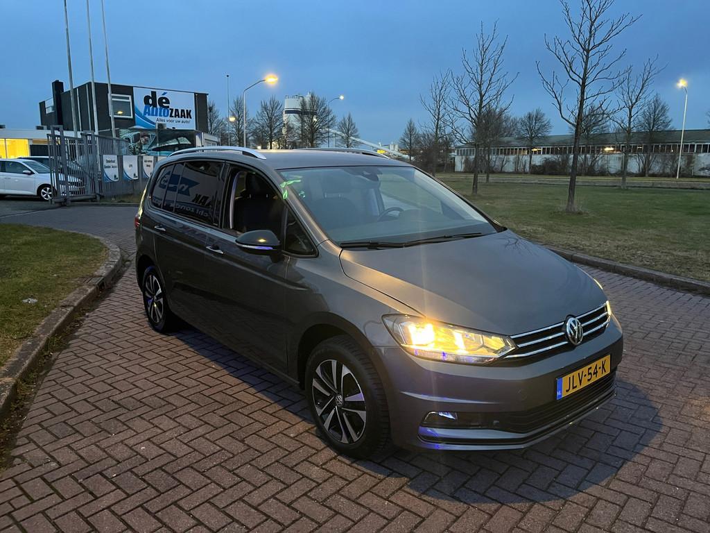 Volkswagen TOURAN 1.0 TSI IQ Drive Business 7p, Voorwielaandrijving, Euro 6, Bedrijf, Handgeschakeld