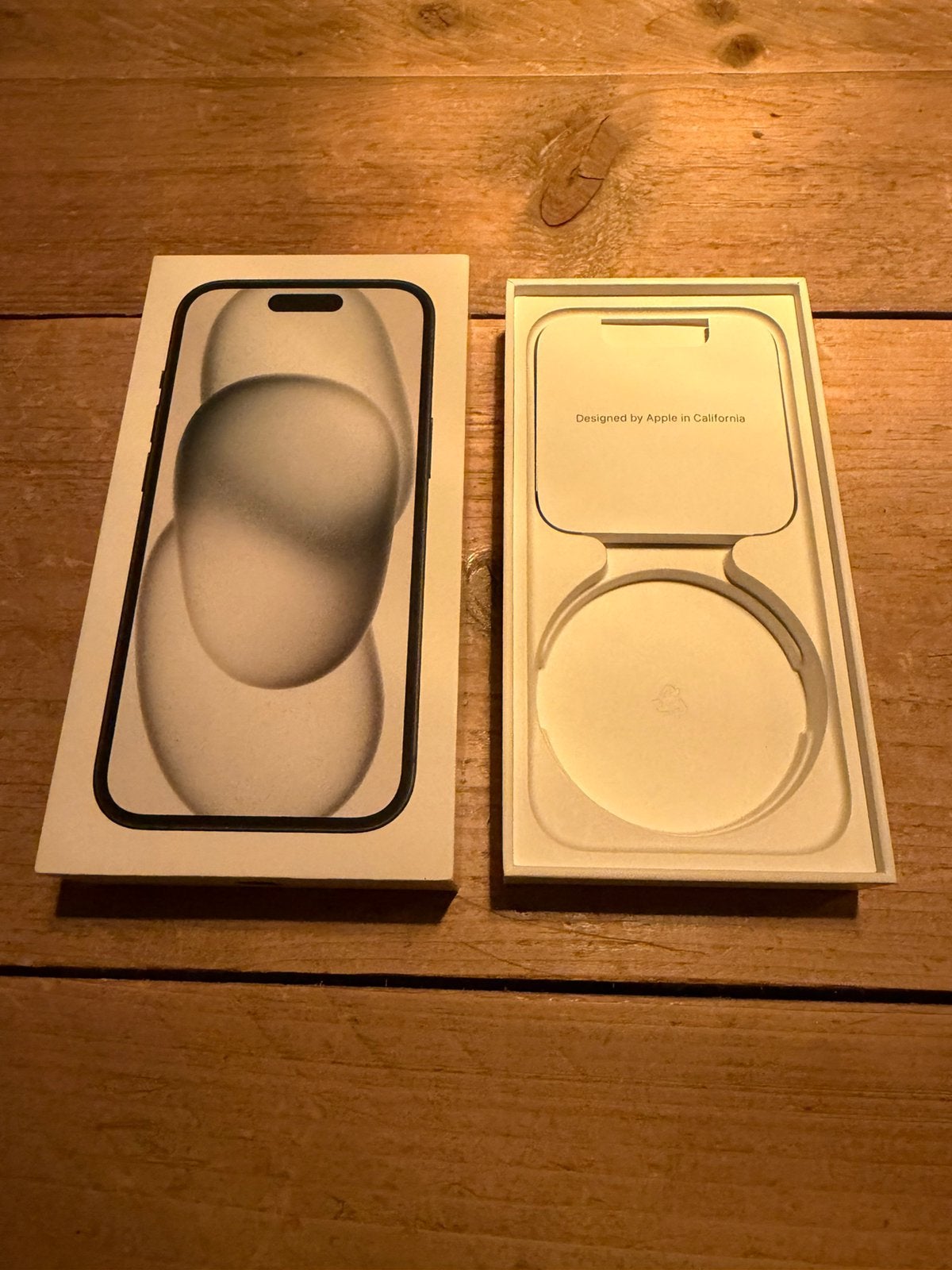 Foto 6 van Apple iPhone 15 128GB Zwart