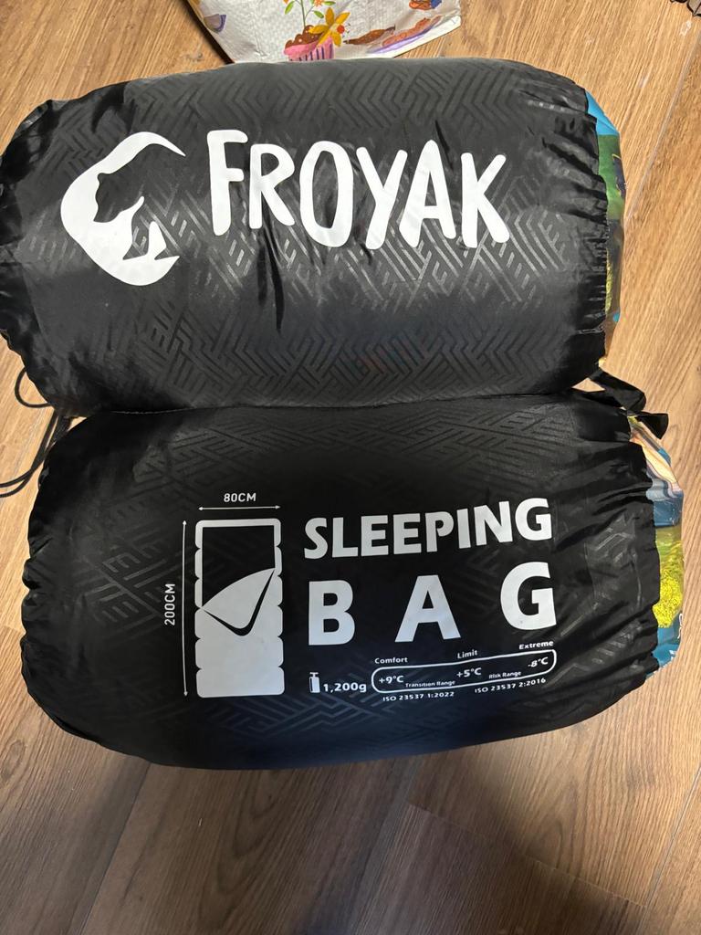 2x slaapzak 1x opvouwbaar kastje 1x tafeltje, Ophalen, Zo goed als nieuw