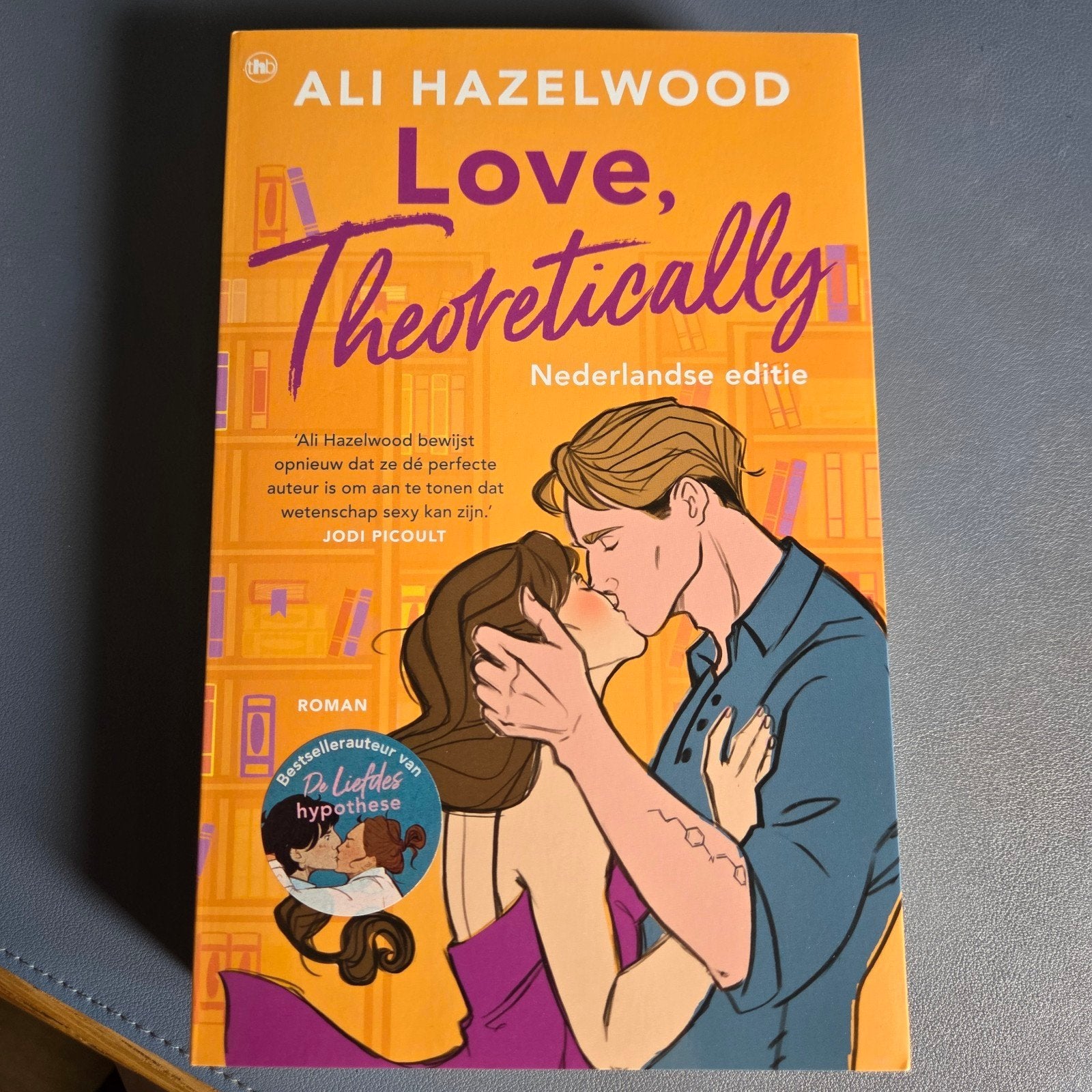 Love, Theoretically - Ali Hazelwood (Nederlandse editie), Ophalen of Verzenden, Nieuw, Ali Hazelwood, Nederland
