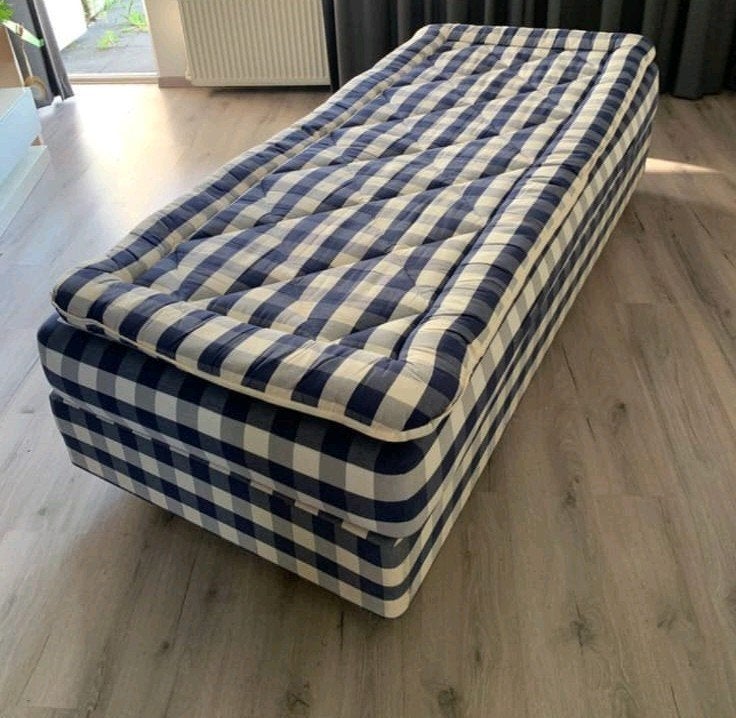 Hästens 1 pers boxspring 210 cm x 90 cm, Huis en Inrichting, Slaapkamer | Boxsprings, Ophalen, 90 cm, 210 cm, Tweepersoons