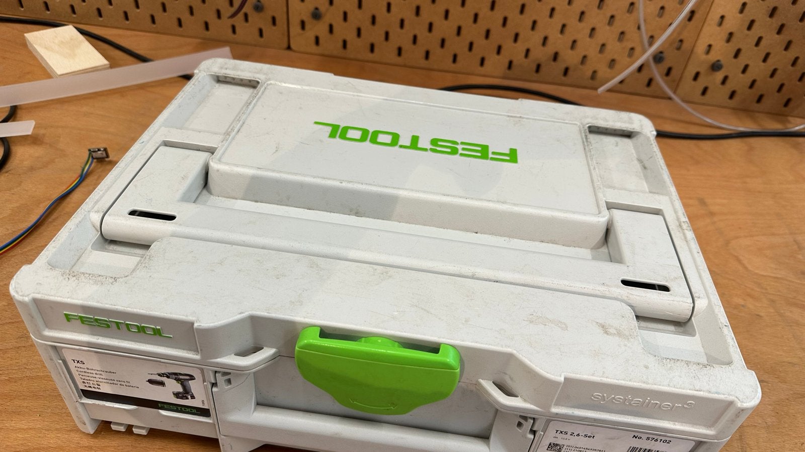 Festool TXS 2.6-Set met Accu en Oplader en hoekstuk, Doe-het-zelf en Verbouw, Gereedschap | Boormachines, Gebruikt, Boor- en Schroefmachine