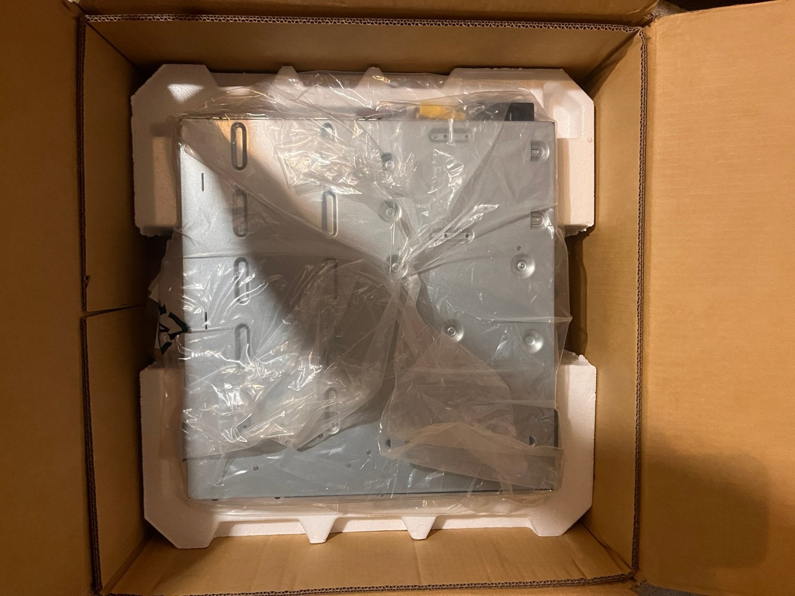 APC Smart UPS SMT1500RMI2UNC nieuw in doos!, Ophalen, Nieuw, APC