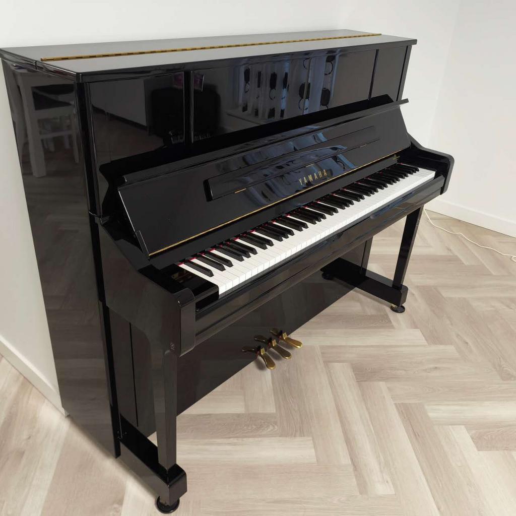 Second hand yamaha piano YU series, Muziek en Instrumenten, Piano's, Ophalen, Zo goed als nieuw