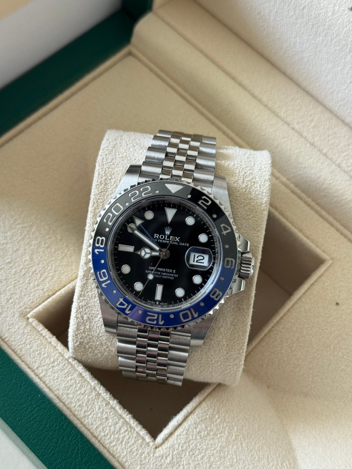 Rolex GMT-Master II Batgirl 126710BLNR 2022 Full Set Jubilee, Ophalen of Verzenden, Zo goed als nieuw, Staal, Rolex