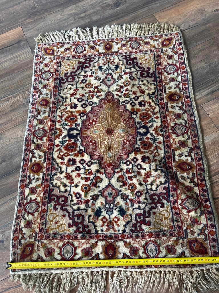 Vintage handgemaakte vloerkleed 88x65 cm - Oosters patroon, Huis en Inrichting, Stoffering | Tapijten en Kleden, Gebruikt, 50 tot 100 cm