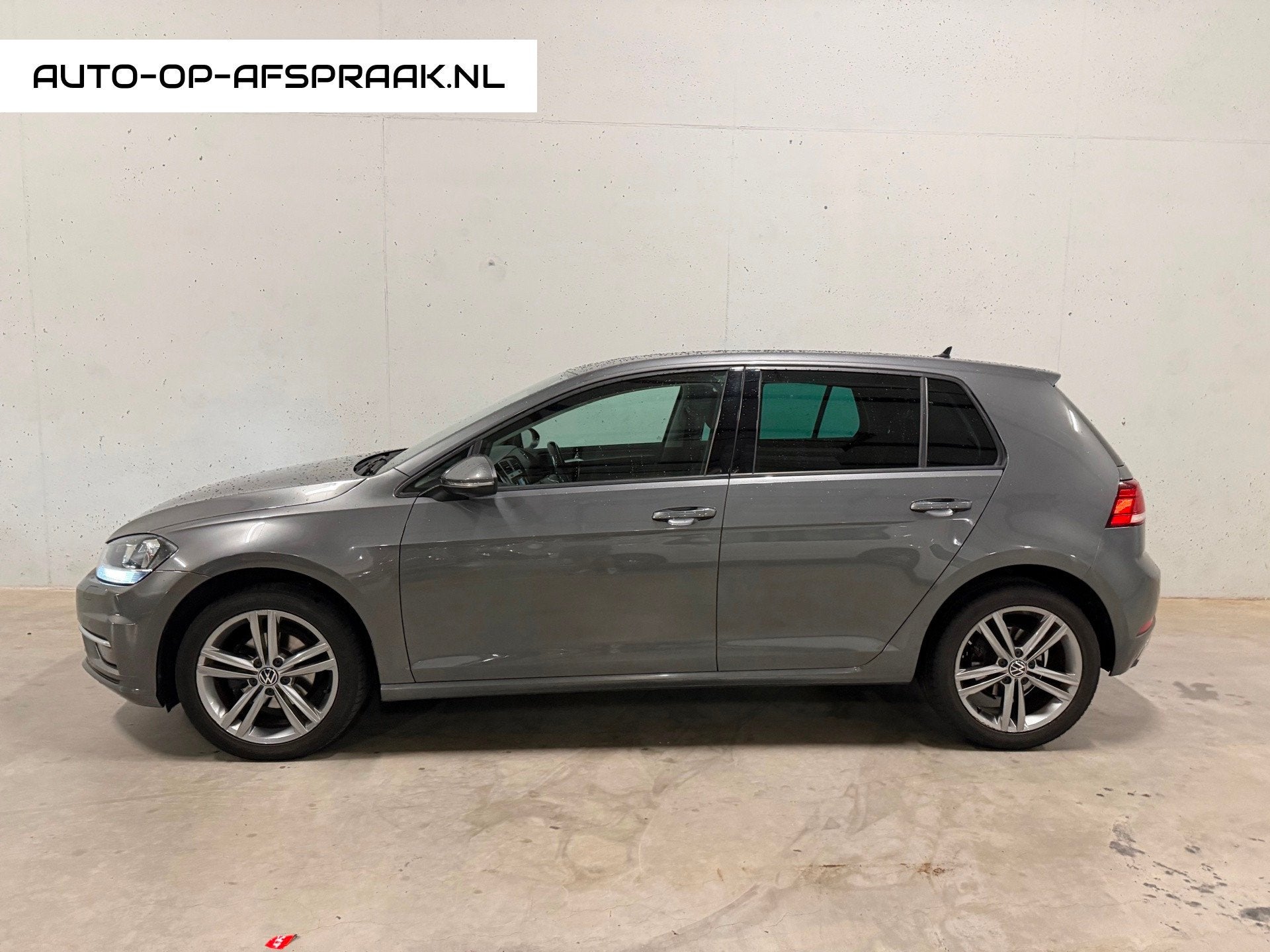 Volkswagen GOLF 1.0 TSI Highline 5drs. Navi Airco Stoelv. AP, Auto's, Voorwielaandrijving, Euro 6, 610 kg, Bedrijf