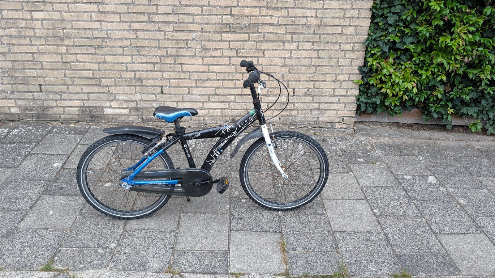 Zwarte kinderfiets met versnellingen, Terugtraprem, Gebruikt, Versnellingen, Minder dan 49 cm