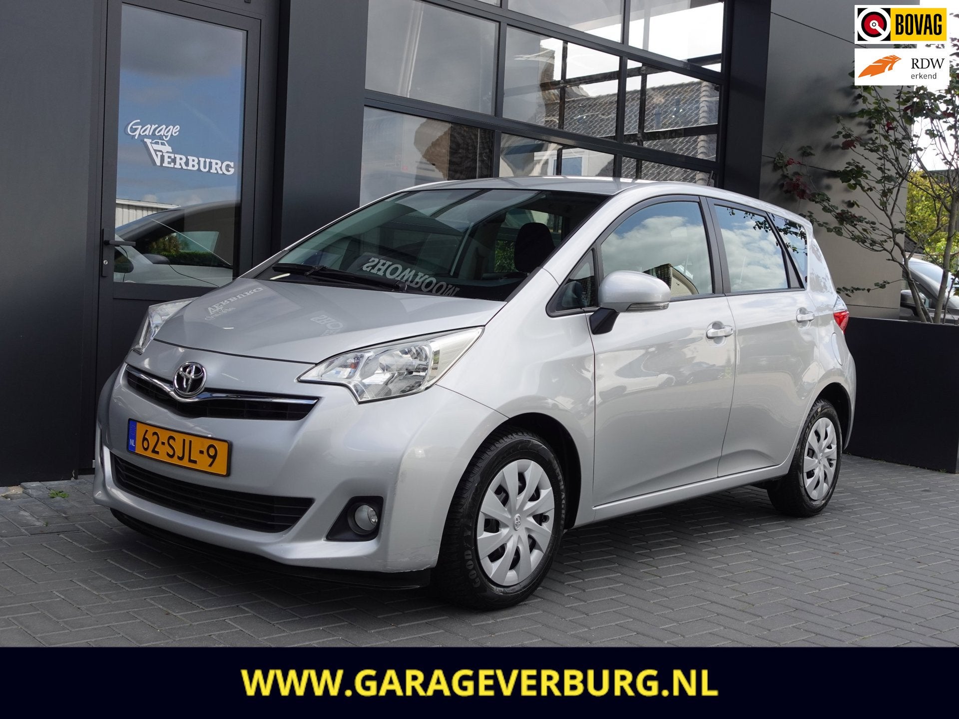 Toyota Verso-S 1.3 VVT-i Aspiration Automaat / 77.645 Km, Auto's, Euro 5, Stof, Gebruikt, Zwart