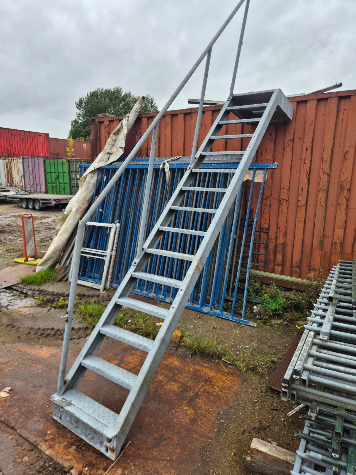 Trap met leuning voor containers, Ophalen of Verzenden, Gebruikt, Trap, 2 tot 4 meter