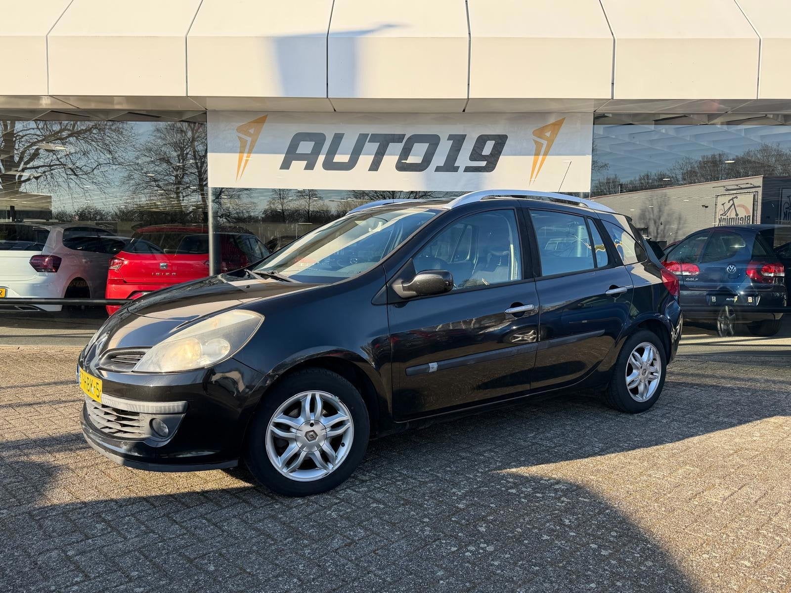 Renault Clio Estate 1.6-16V Corporate Sport, Auto's, Voorwielaandrijving, 4 cilinders, Origineel Nederlands, Euro 4