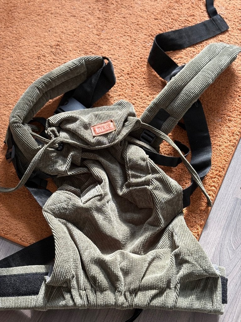 ByKay Click Carrier PRO Draagzak – Rib Moss Green (Corduroy), Buik of Rug, Zo goed als nieuw, Draagzak, Ophalen