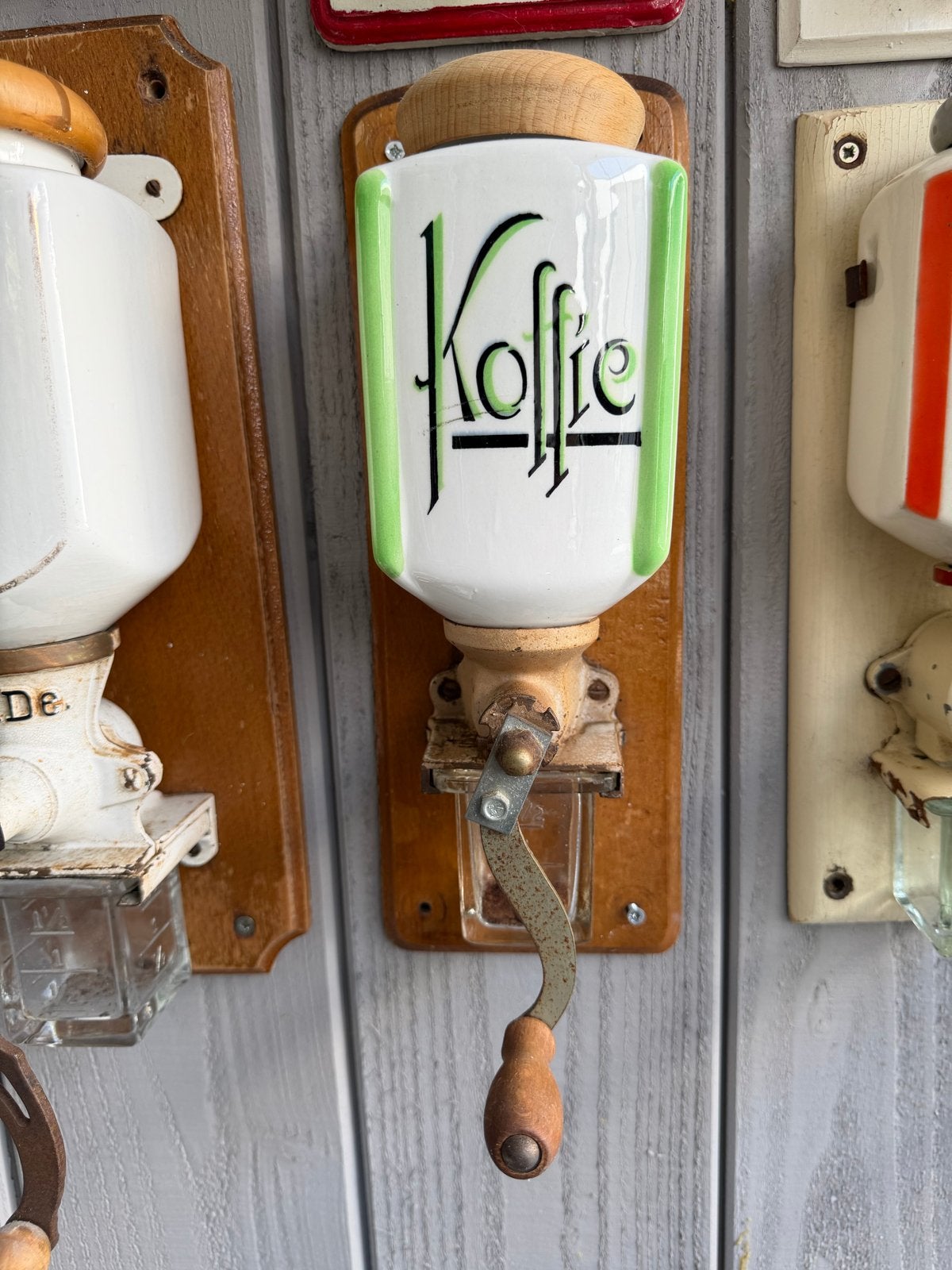 Unieke Vintage Koffiemolen - Wandmodel met Groene Details, Ophalen of Verzenden
