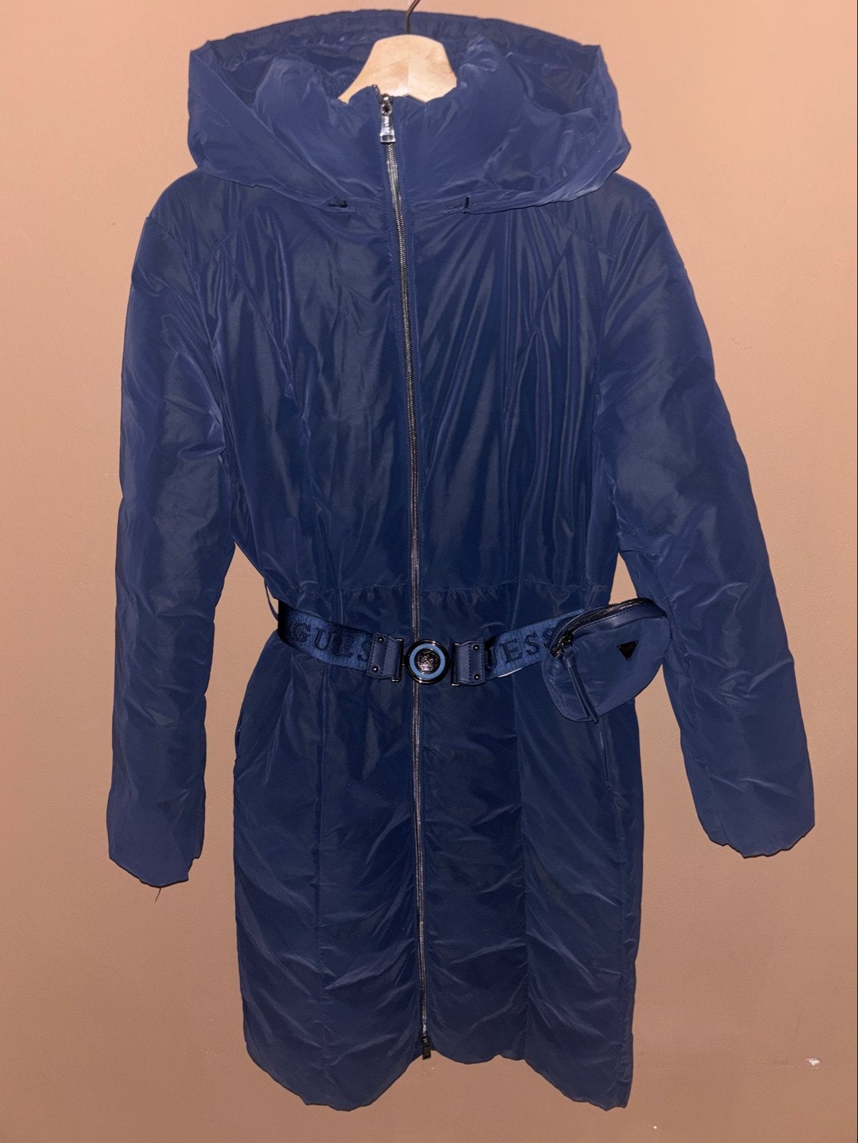 Guess lange winterjas met riem en buideltje - Maat L, Ophalen of Verzenden, Zo goed als nieuw, Maat 42/44 (L), Blauw