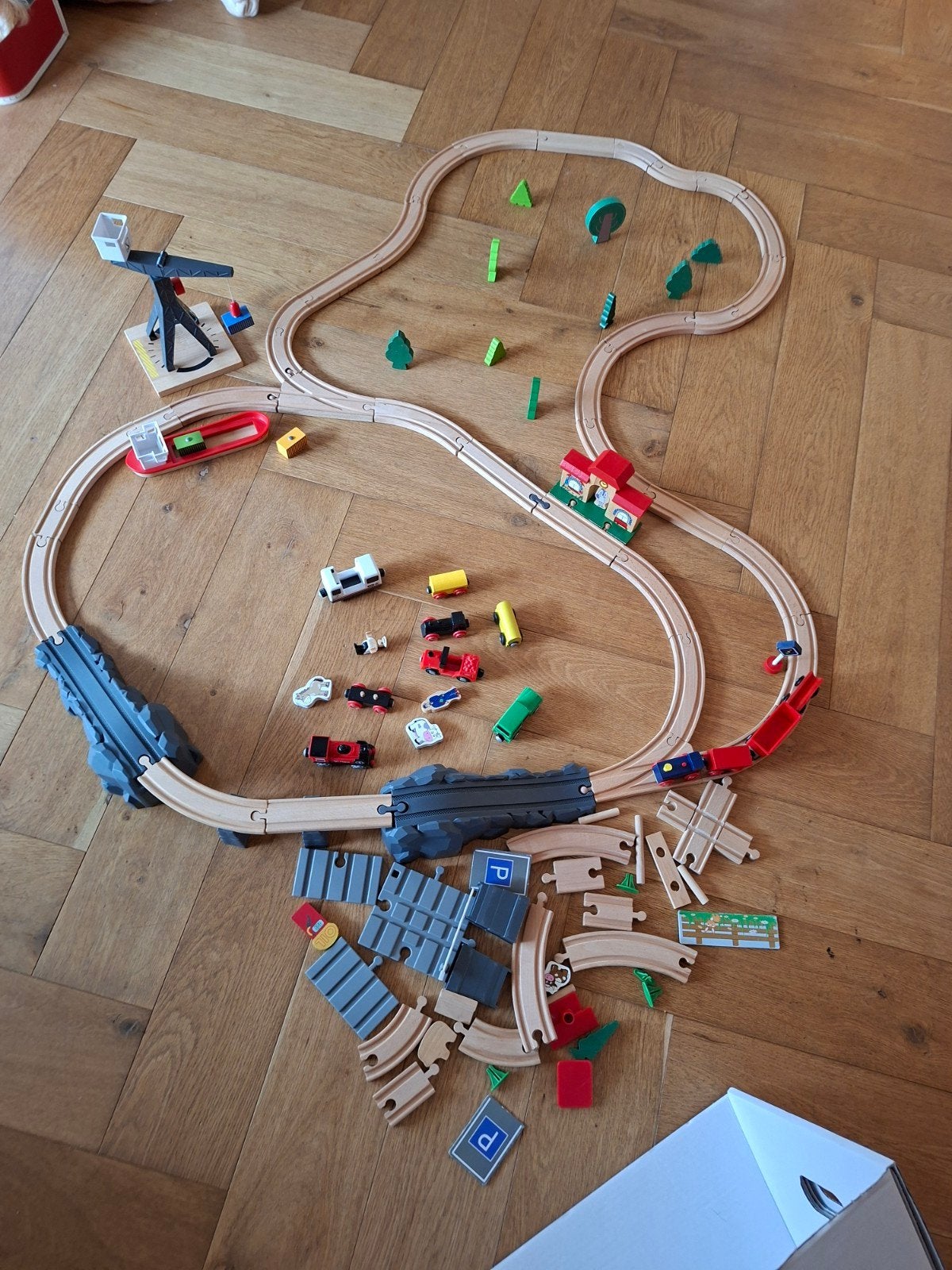 Uitgebreide houten treinbaan set met accessoires, Kinderen en Baby's, Speelgoed | Houten speelgoed, Ophalen, Gebruikt, Overige typen