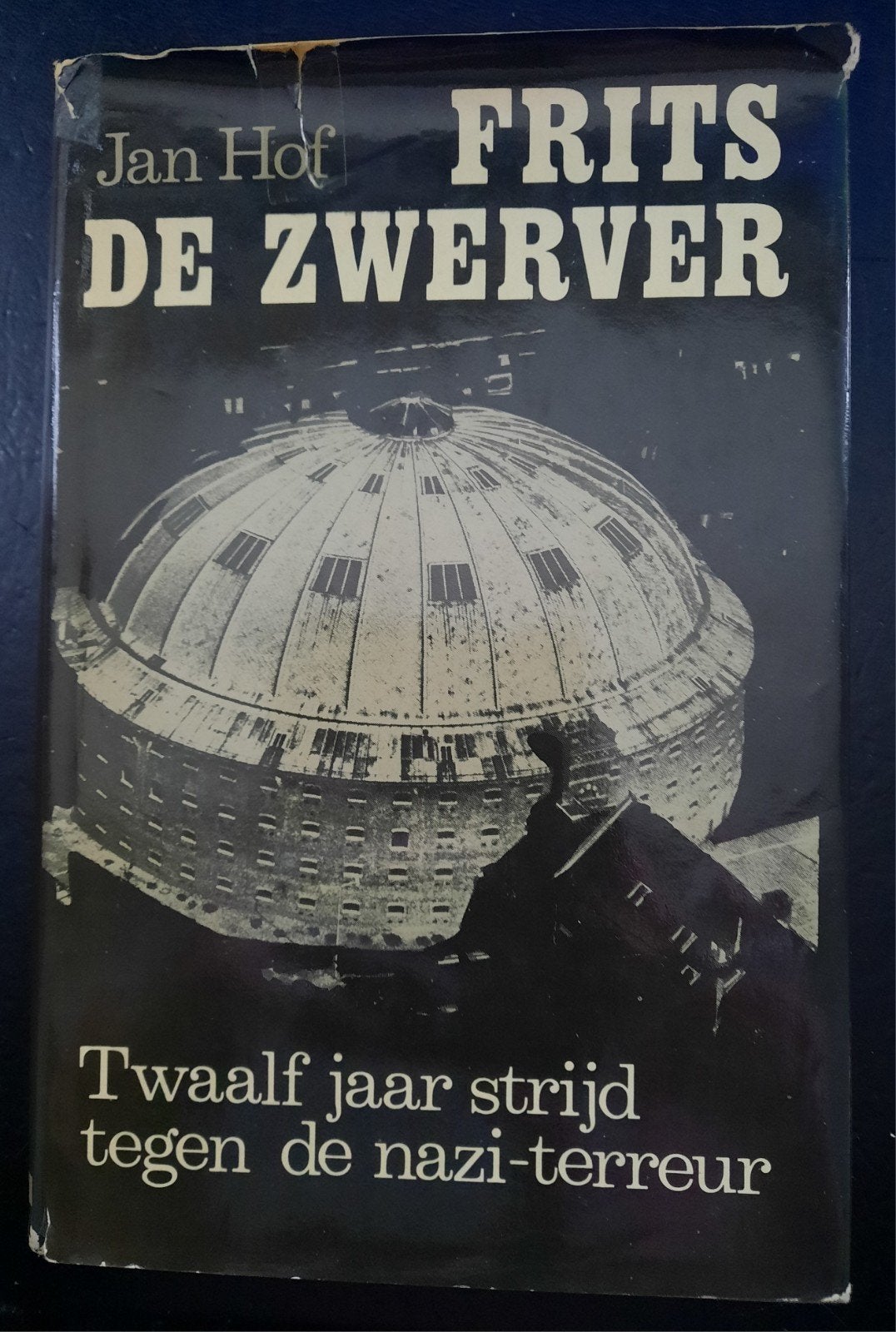 Frits de Zwerver - Jan Hof, Ophalen of Verzenden, Tweede Wereldoorlog, Gelezen, Overige onderwerpen