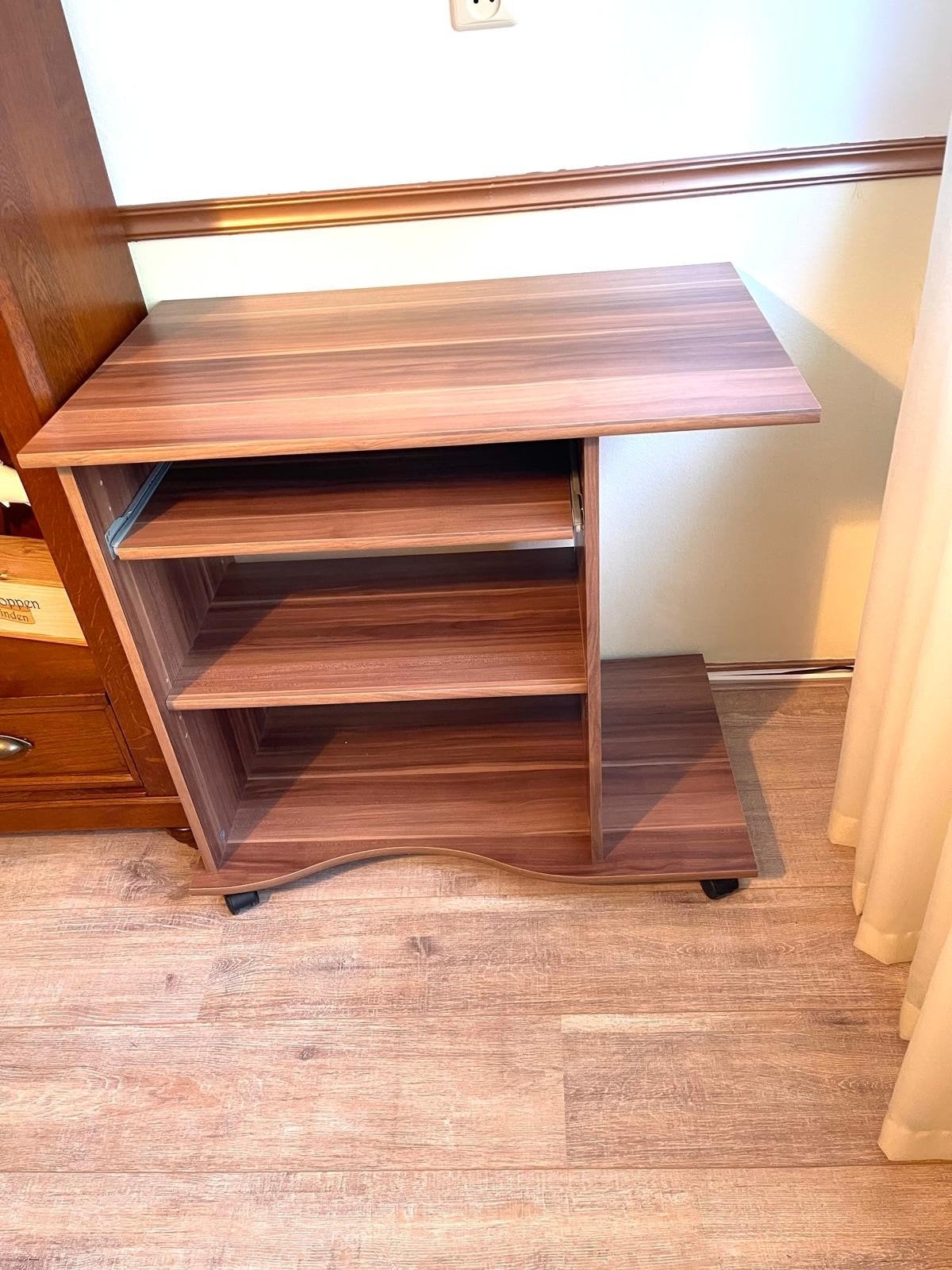 Compact computerbureau met uitschuifbaar toetsenbordblad, Ophalen, Gebruikt, Spaanplaat of MDF, Bruin