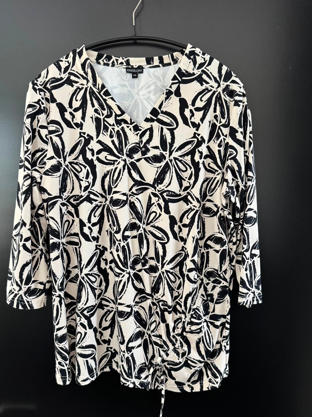 Excellente set: blouse en broek met bloemenprint, Zwart, Maat 42/44 (L), Ophalen of Verzenden, Zo goed als nieuw
