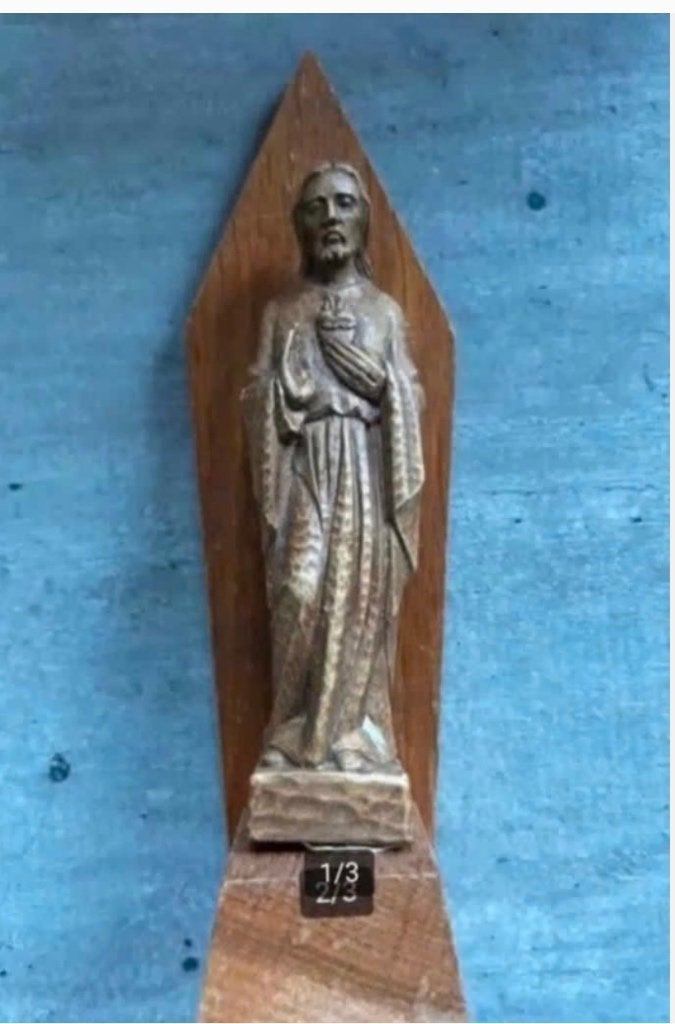 Houten console 18 cm met Jezus beeldje polyresin, Antiek en Kunst, Ophalen of Verzenden