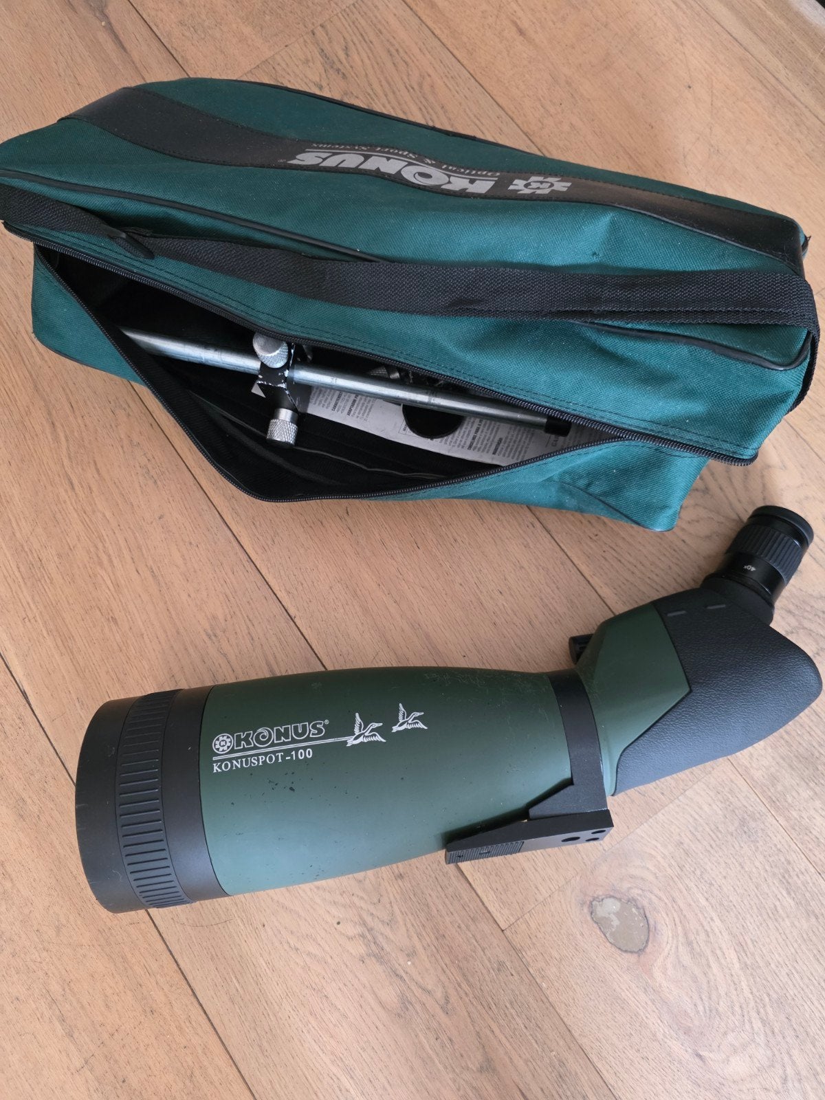 Konus Konuspot-100 Spiegeltelescoop met Statief en Tas, Audio, Tv en Foto, Optische apparatuur | Telescopen, Ophalen of Verzenden