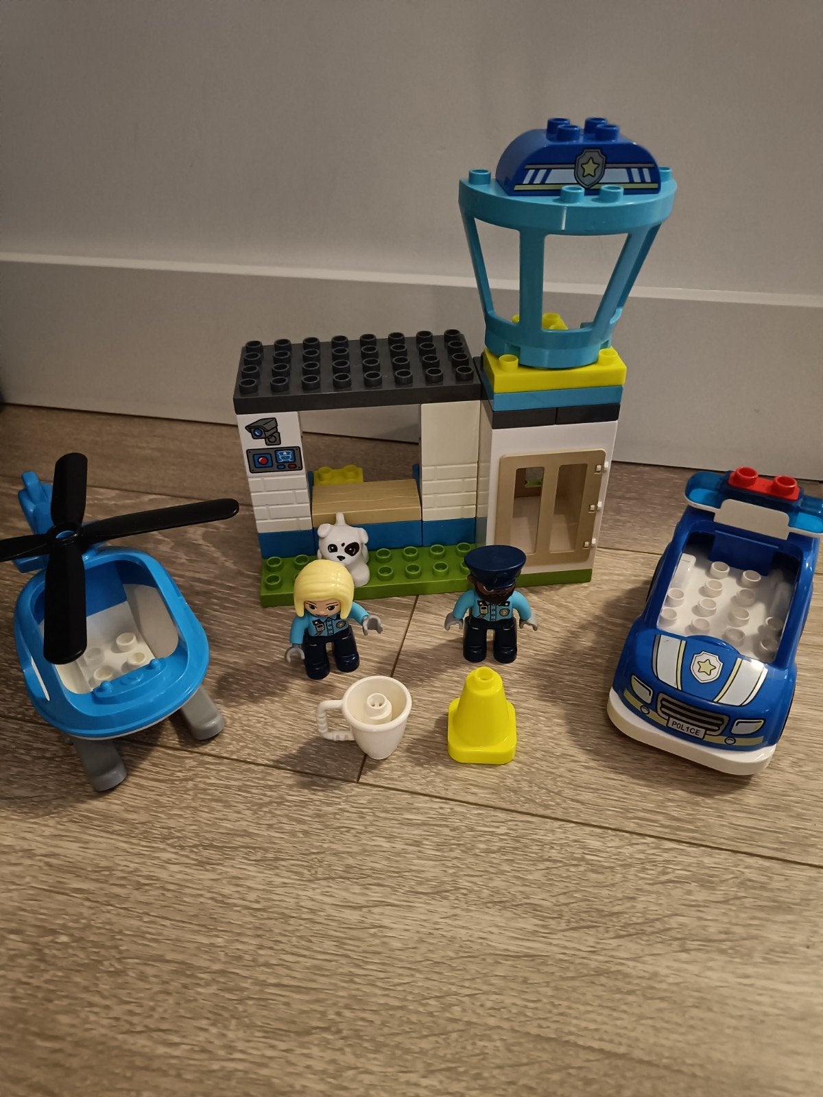 Lego duplo Politiebureau & Helikopter & Politieauto 10959, Overige thema's, Compleet, Ophalen of Verzenden, Zo goed als nieuw