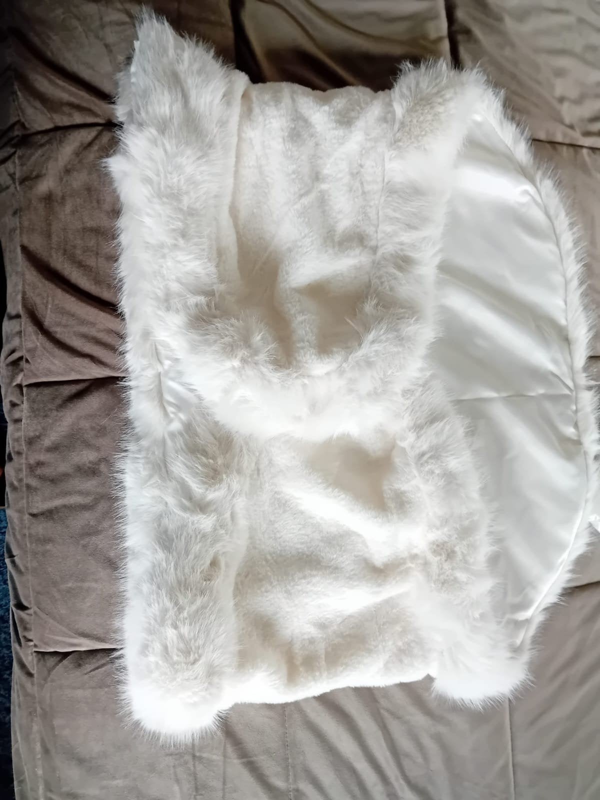 Witte zachte bontstola met imitatiebont, Overige typen, Nieuw, Gevoerd, Wit
