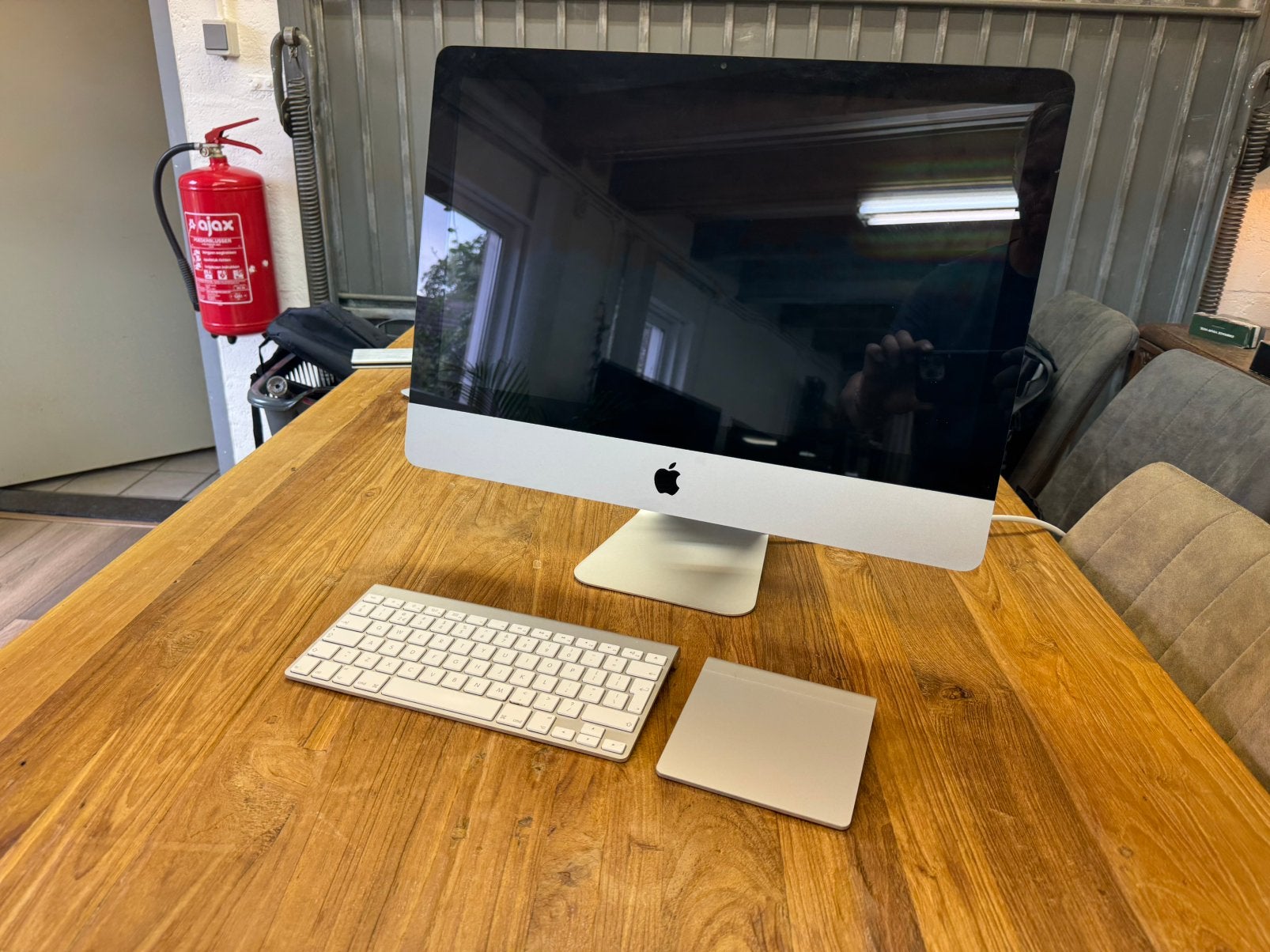 Apple iMac 21,5” Mid 2011 + Keyboard + Magic Trackpad, Ophalen, Zo goed als nieuw, IMac, 2 tot 3 Ghz
