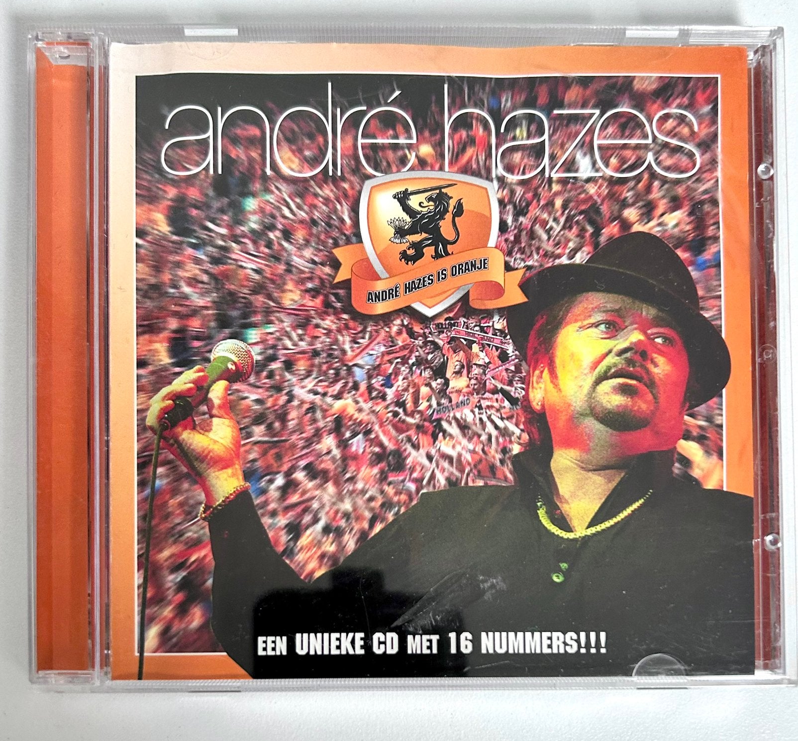 CD André Hazes - André is Oranje, Ophalen of Verzenden, Zo goed als nieuw, Levenslied of Smartlap, Inclusief doosje