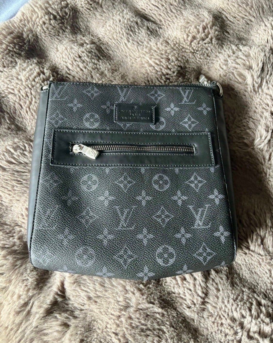 Louis Vuiton Outdoor Messenger Tas Zwart Monogram ZgAN!, Zwart, Zo goed als nieuw, Leer, Ophalen