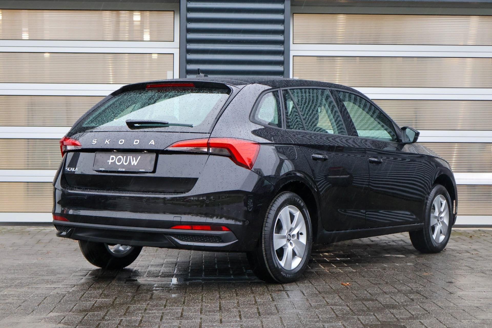 Skoda Scala 1.0 TSI 115pk Selection | Trekhaak | Travel Pakk, Auto's, Voorwielaandrijving, 12 maanden, 116 pk, Zwart