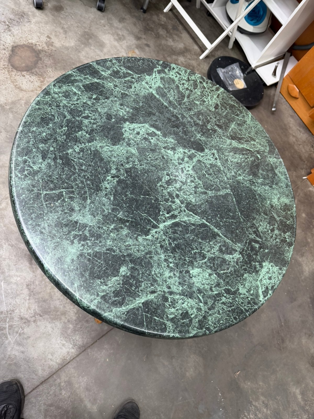 Ronde Bistrotafel met Groen Marmerlook–Rotan Onderstel, Ophalen, Zo goed als nieuw, Rond