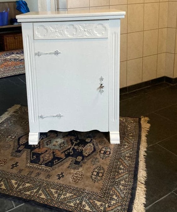 Antieke Prinsessen Kast - Crème/Wit met Sierlijke Details, Ophalen, Gebruikt