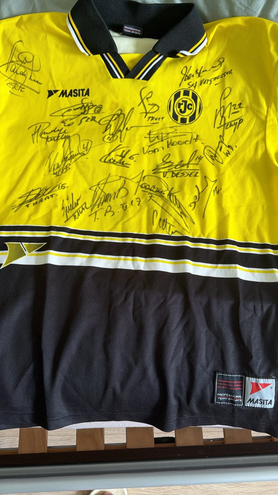 Roda JC shirt met handtekeningen - Masita, Sport en Fitness, Ophalen, Gebruikt, Shirt