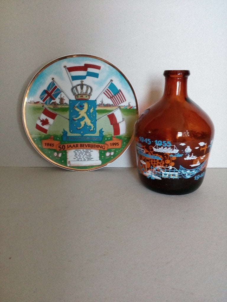 Wandbord/Fles.Herdenking oorlog/Bevrijding. Pr.p st. vanaf, Ophalen of Verzenden, Overige soorten, Nederland, Overige typen