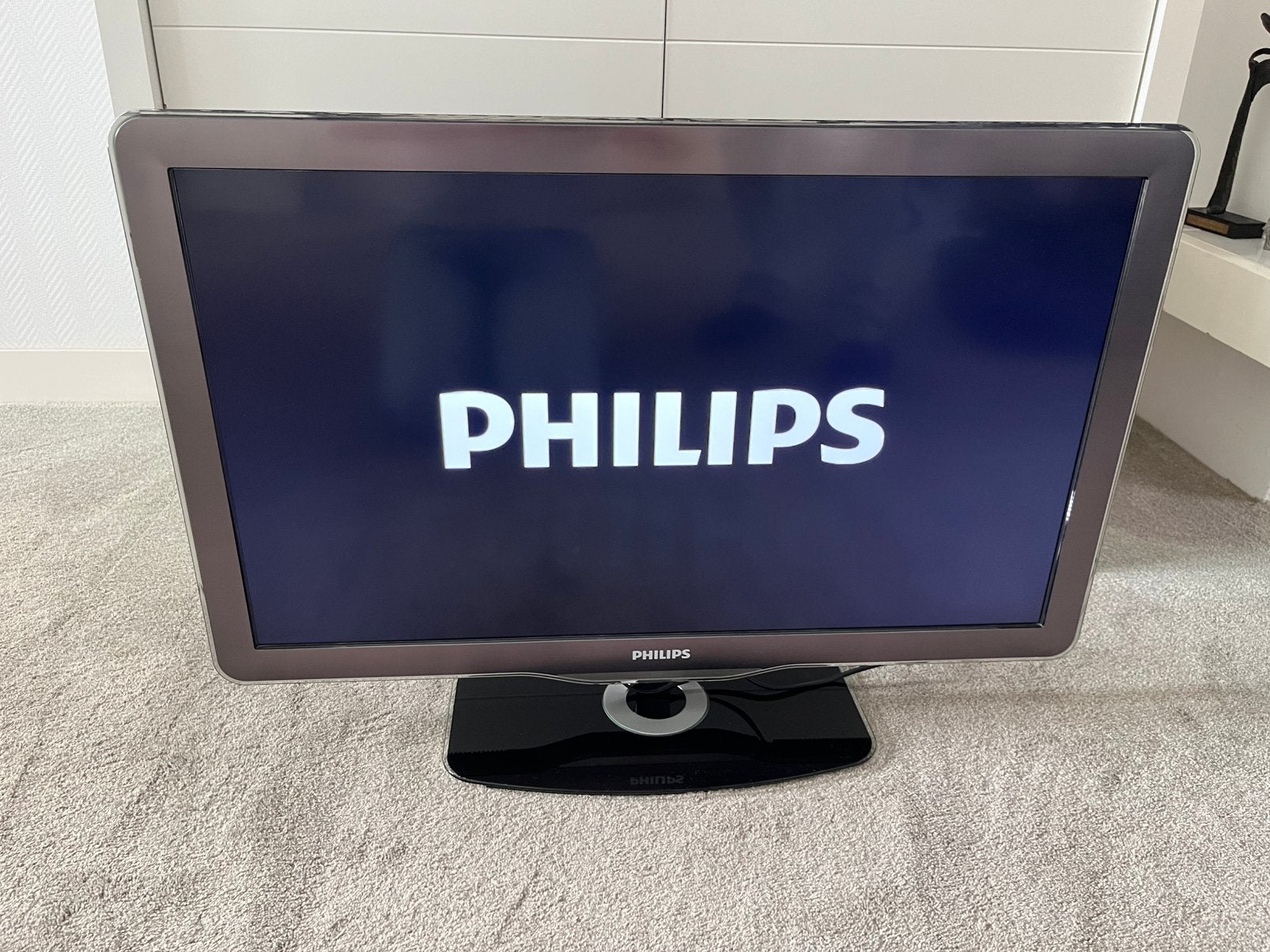 Philips LCD LED TV 32” 81cm Ambilight, Ophalen, Philips, Gebruikt, LCD
