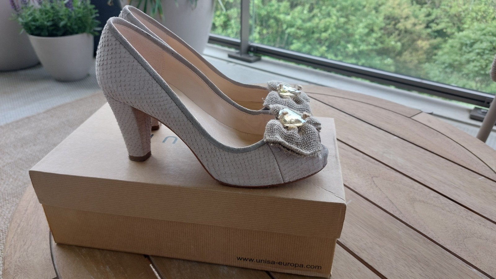 Mooie pumps, taupe maat 38, Kleding | Dames, Ophalen, Beige, Ballerina's, Zo goed als nieuw