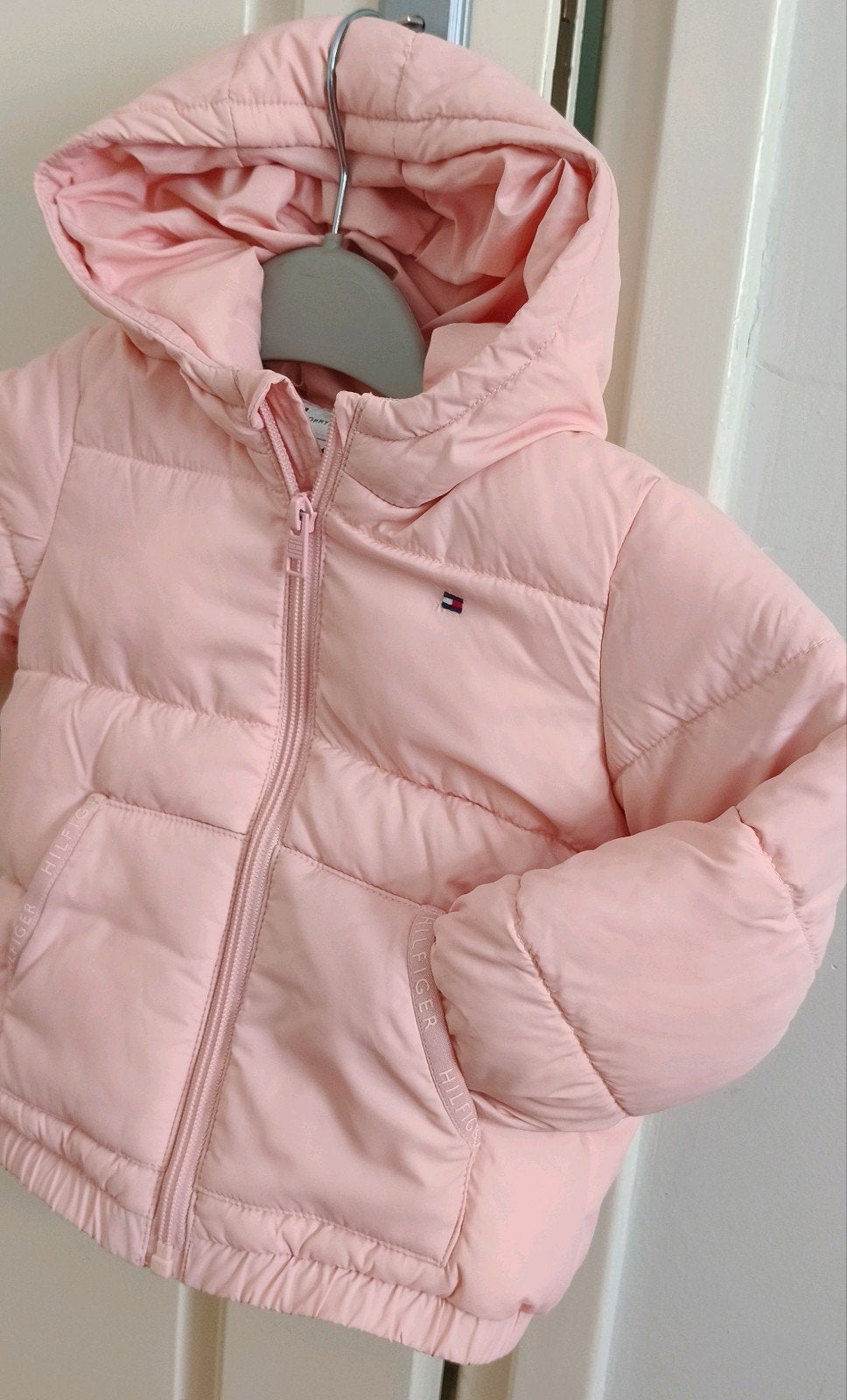Tommy Hilfiger Roze winter Jasje Maat 86, Ophalen of Verzenden, Zo goed als nieuw, Tommy Hilfiger, Meisje