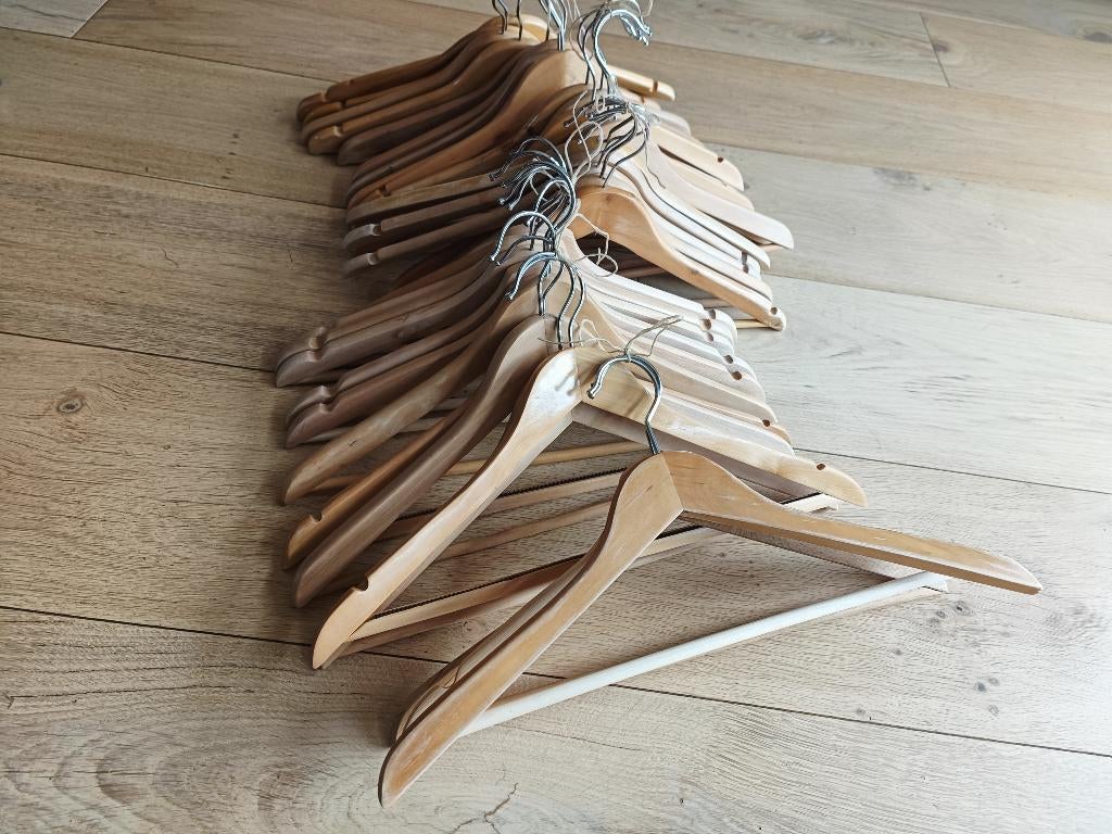 Houten kleerhangers, Kleding | Dames, Kledinghangers, Ophalen, Gebruikt, Hout, Volwassenen