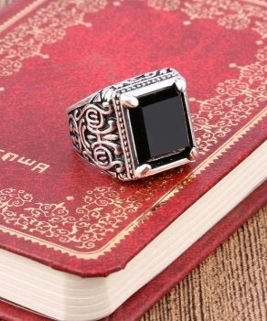 Zilveren heren zegelring zwarte steen, Sieraden, Tassen en Uiterlijk, Ringen, Met kristal, 20 of groter, Zwart, Heer