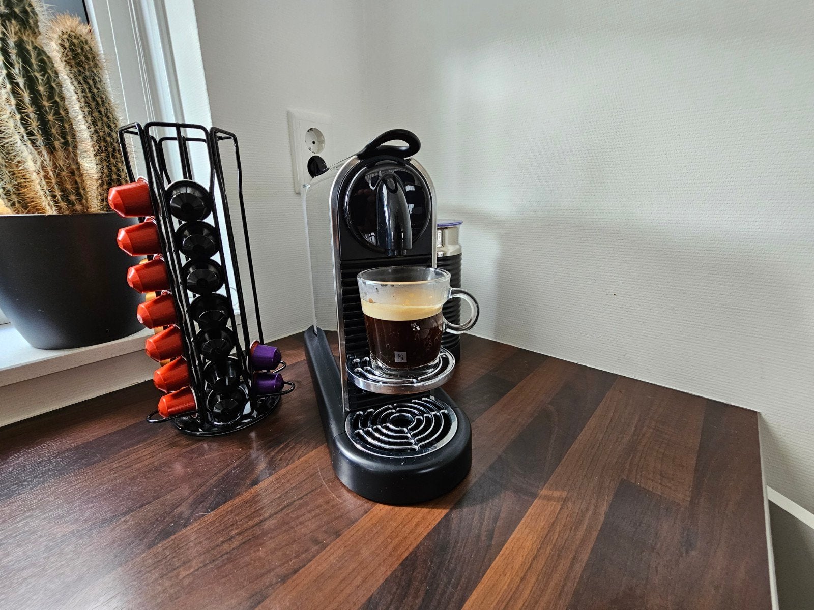 Nespresso CitiZ Platinum & Milk Silver – Goed onderhouden, Espresso apparaat, Ophalen of Verzenden, Zo goed als nieuw, 4 tot 10 kopjes