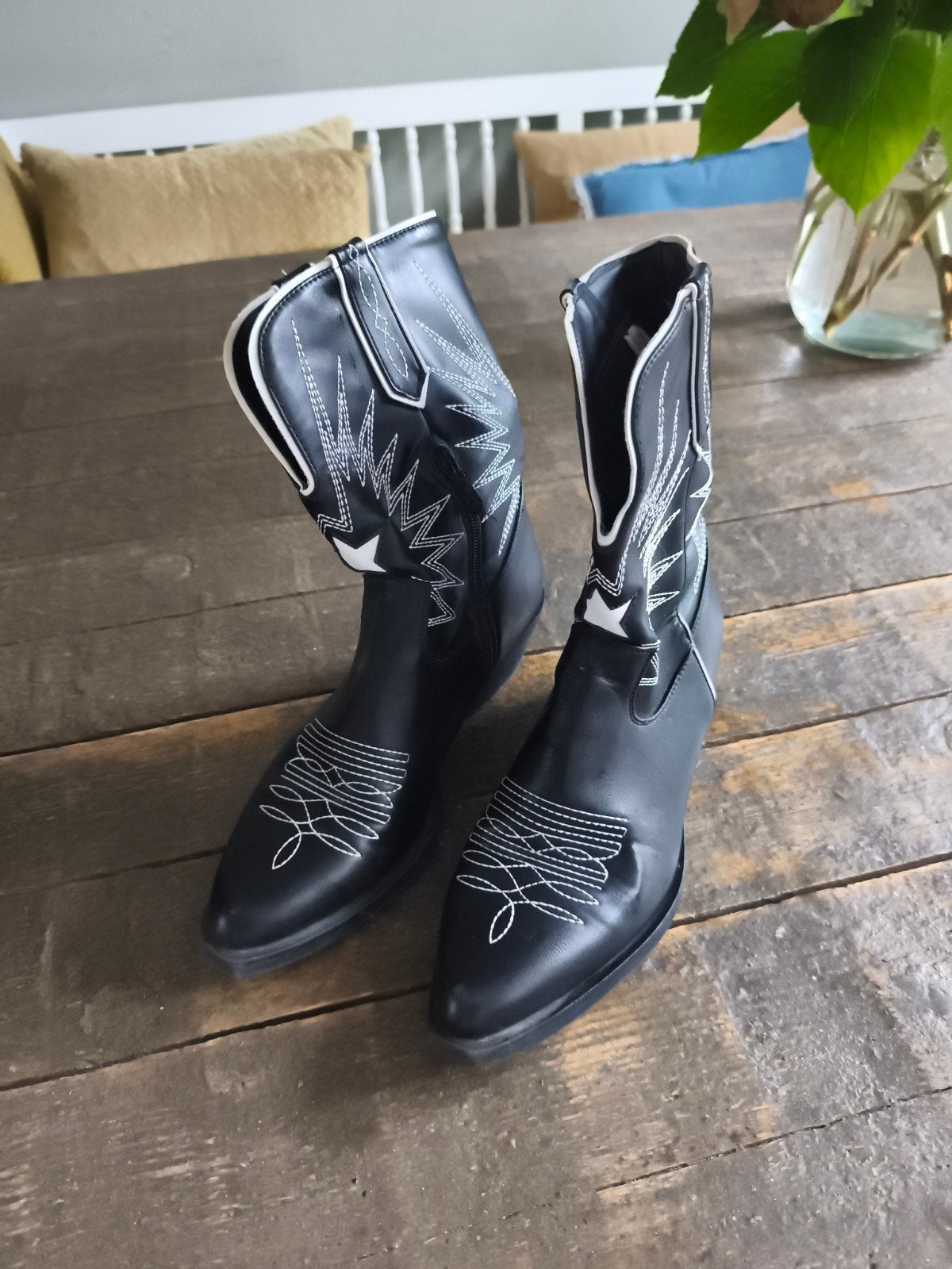 Zwarte cowboylaarzen met witte stiksels maat 39;, Ophalen of Verzenden, Zo goed als nieuw, Zwart, Lage of Enkellaarzen
