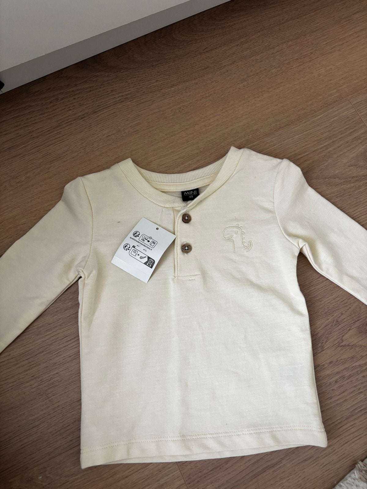 Nieuw Crèmekleurig Shirtje met Lange Mouwen - Maat 68, Ophalen of Verzenden, Nieuw, Jongetje of Meisje, Shirtje of Longsleeve
