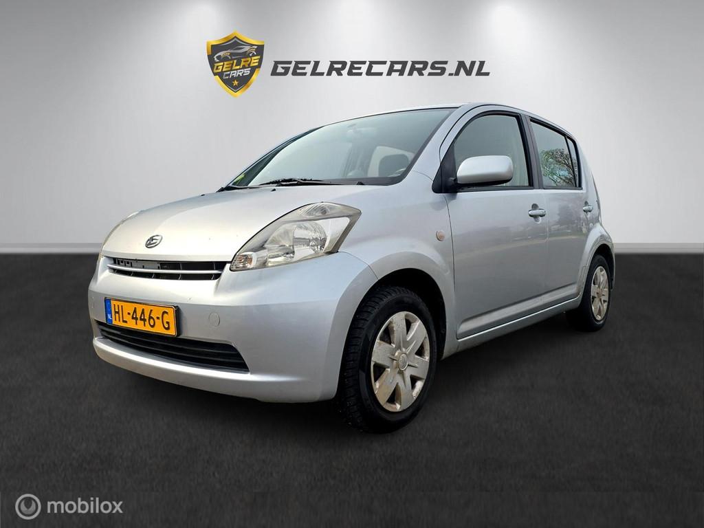 Daihatsu Sirion 2 1.3-16V Comfort Airco nieuwe APK !, Auto's, Voorwielaandrijving, Metallic lak, Stof, Gebruikt