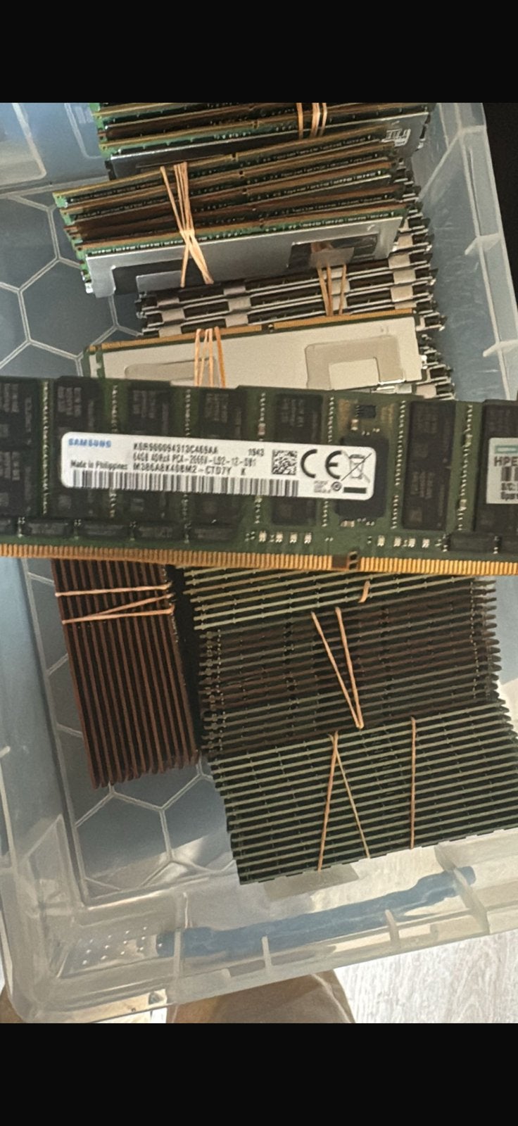 Gezocht: Servergeheugen (ECC) & SSD’s – Direct Bod, Computers en Software, RAM geheugen, Ophalen of Verzenden, Zo goed als nieuw