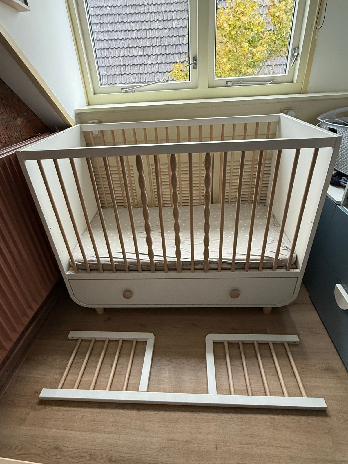 IKEA Myllra ledikant met matras en hoezen, Ophalen, Gebruikt, Wit, 190 cm of minder