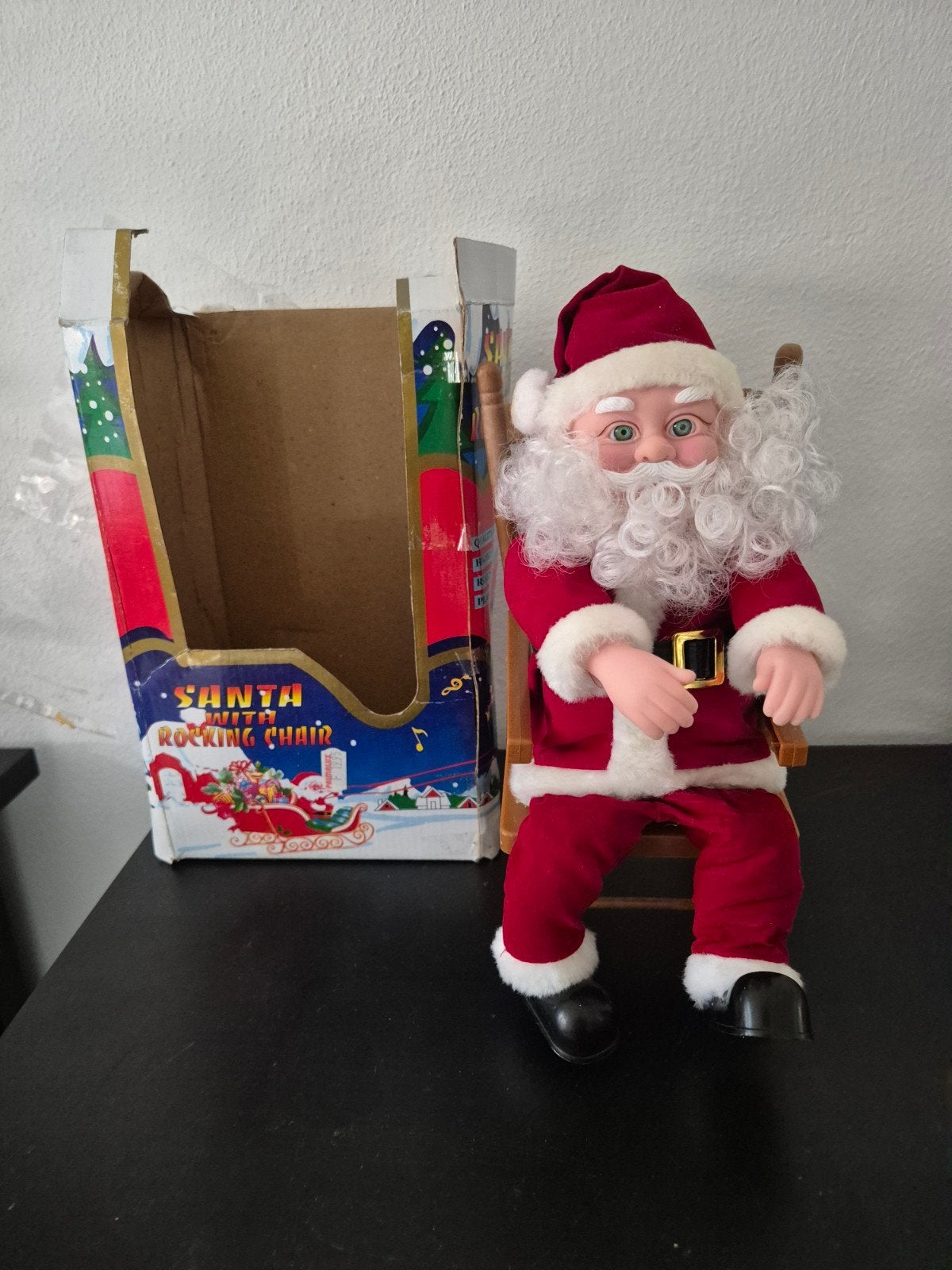 mooie kerstman in schommelstoel met muziek, Diversen, Ophalen of Verzenden