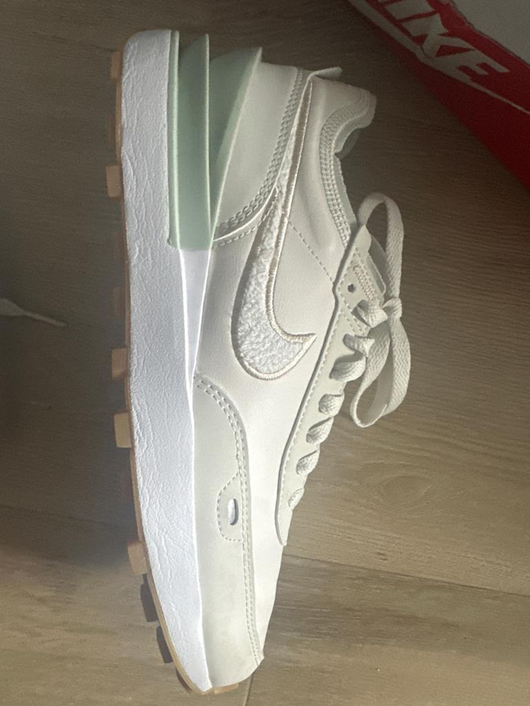 W NIKE WAFFLE ONE SE, Ophalen of Verzenden, Nieuw, Sneakers of Gympen