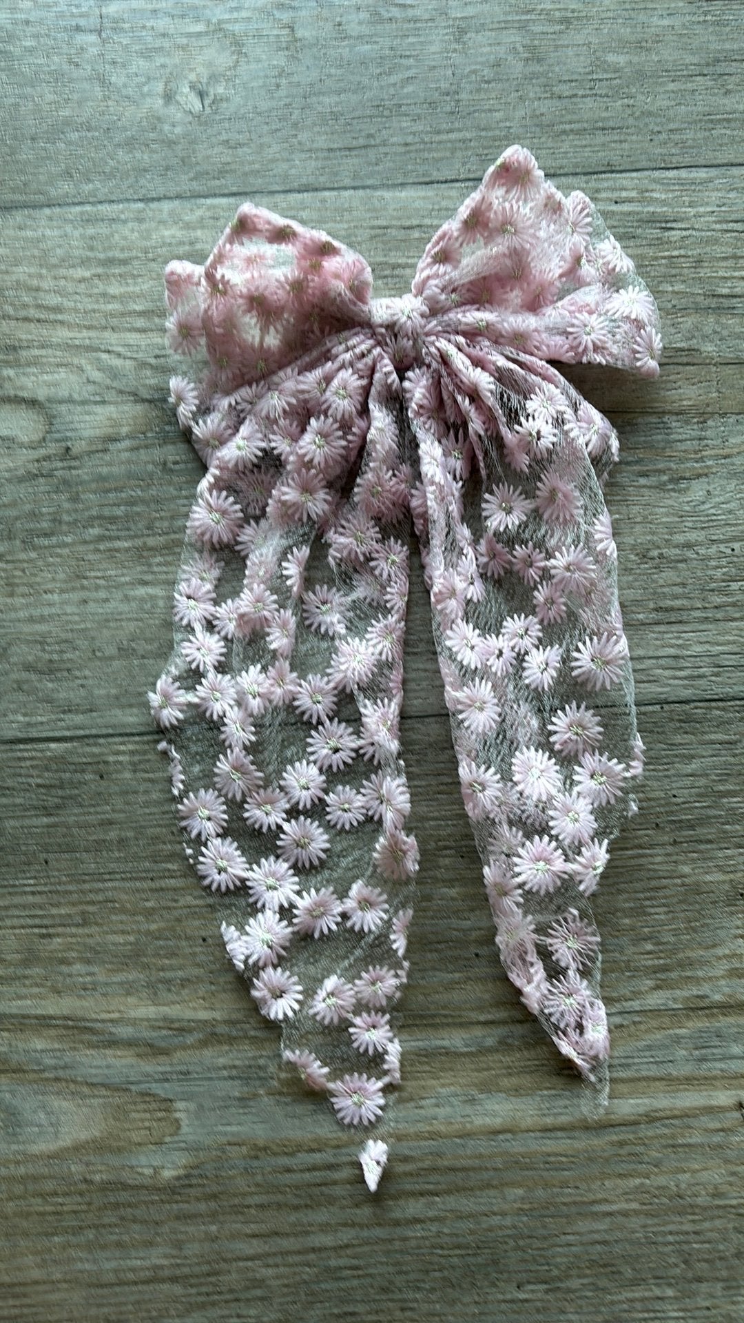 Licht roze bloemen strik / klip, Ophalen of Verzenden, Zo goed als nieuw, Sjaal