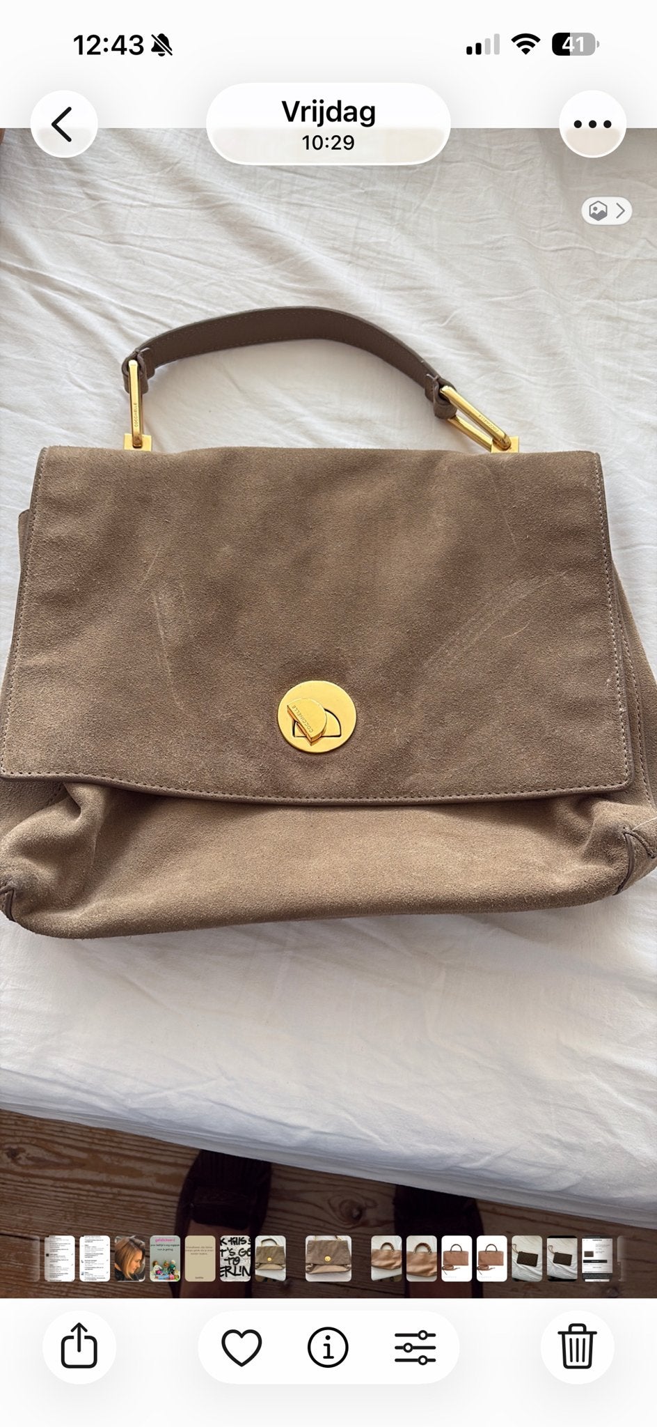 Stijlvolle suède handtas met gouden accenten van Coccinelle, Ophalen of Verzenden, Gebruikt, Bruin, Handtas